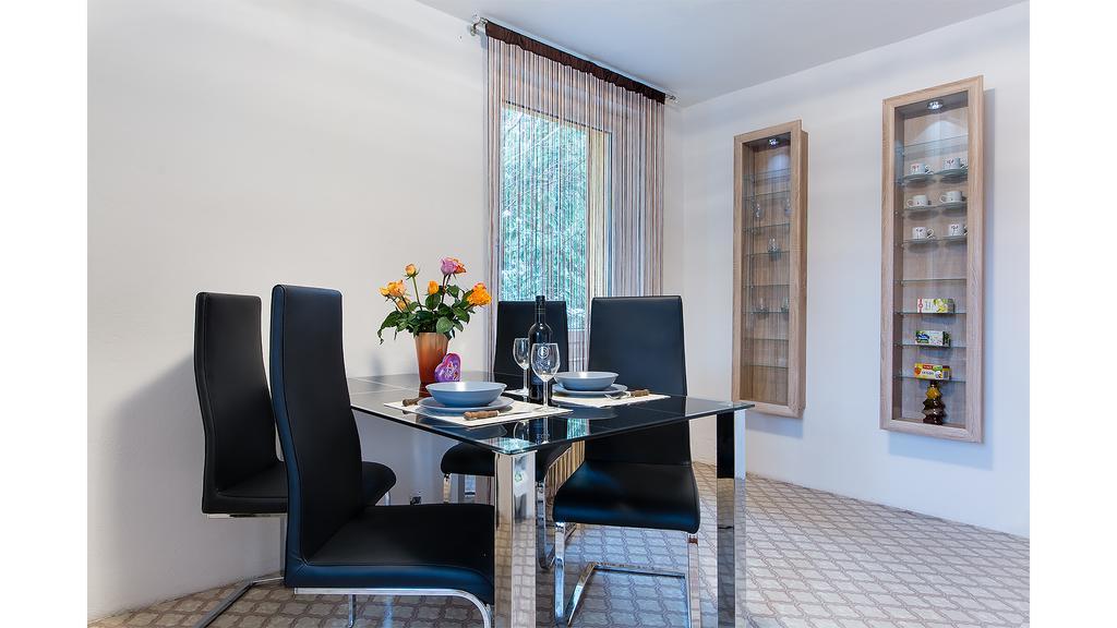 Apartman Vrane Vrané nad Vltavou Buitenkant foto