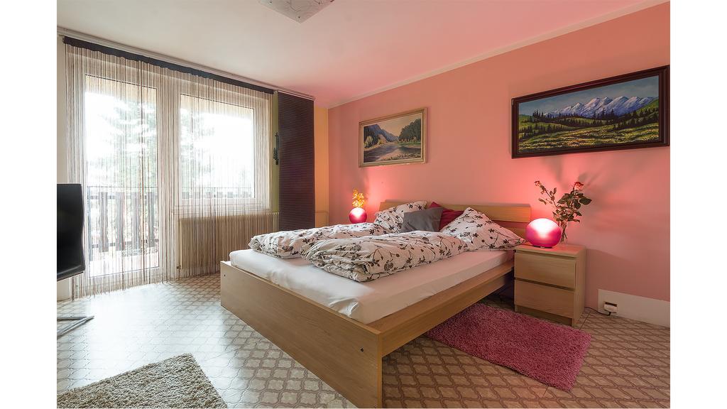 Apartman Vrane Vrané nad Vltavou Buitenkant foto